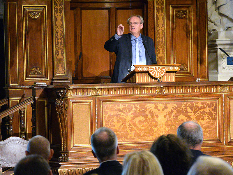 'MachtMissbrauch im Männerbund: Zur vielleicht tiefsten Krise der katholischen Kirche'